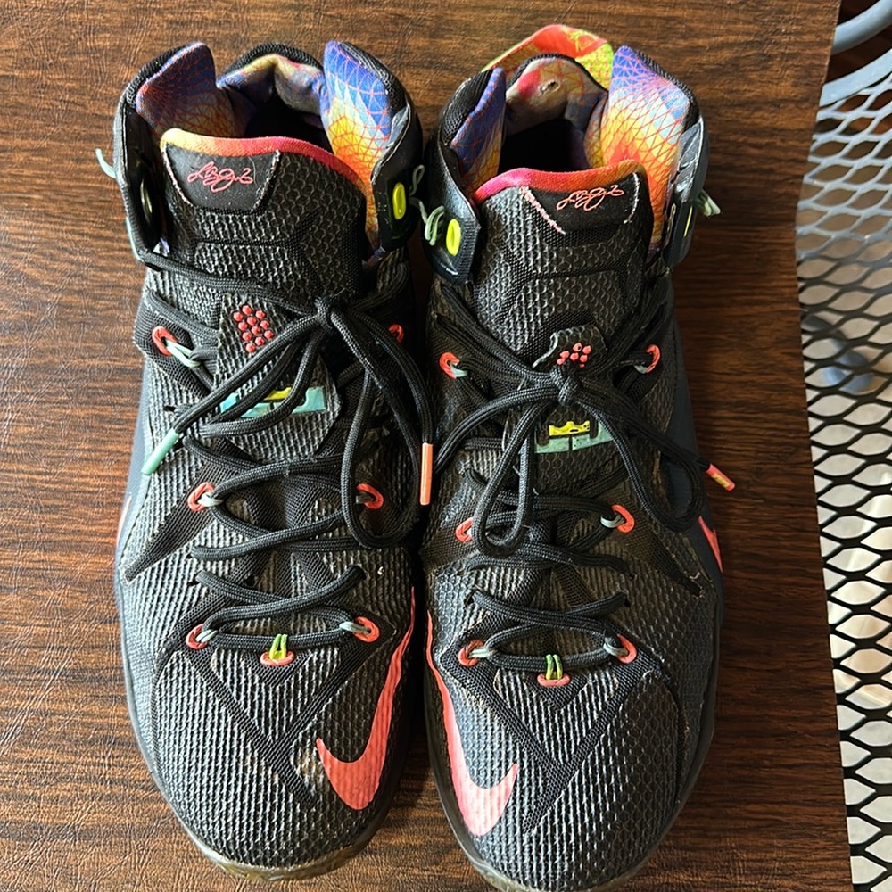 Lebron James Sneakers nike size 13 rare